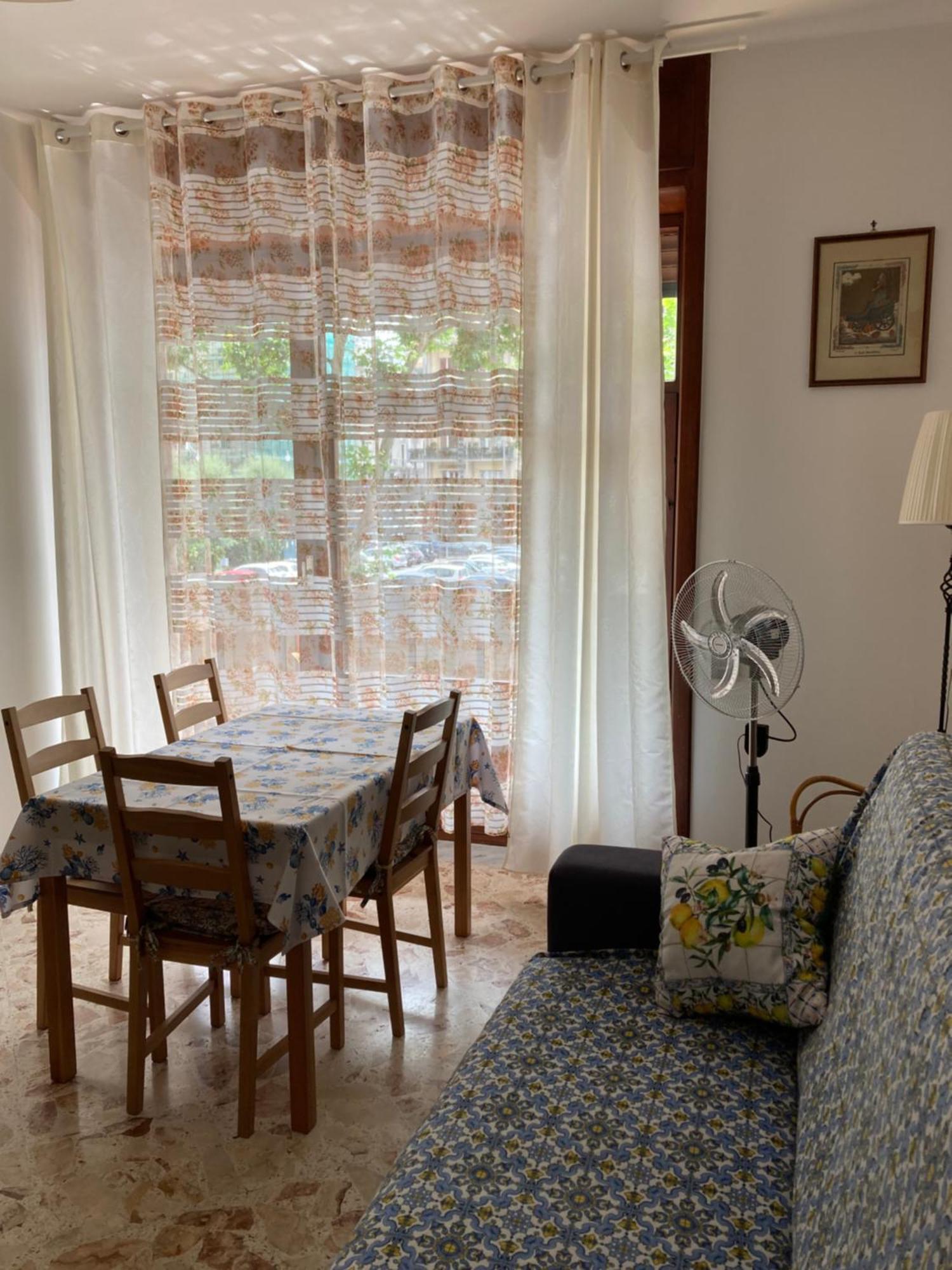 Casa Vacanza Brezza Di Maestrale Салерно Экстерьер фото